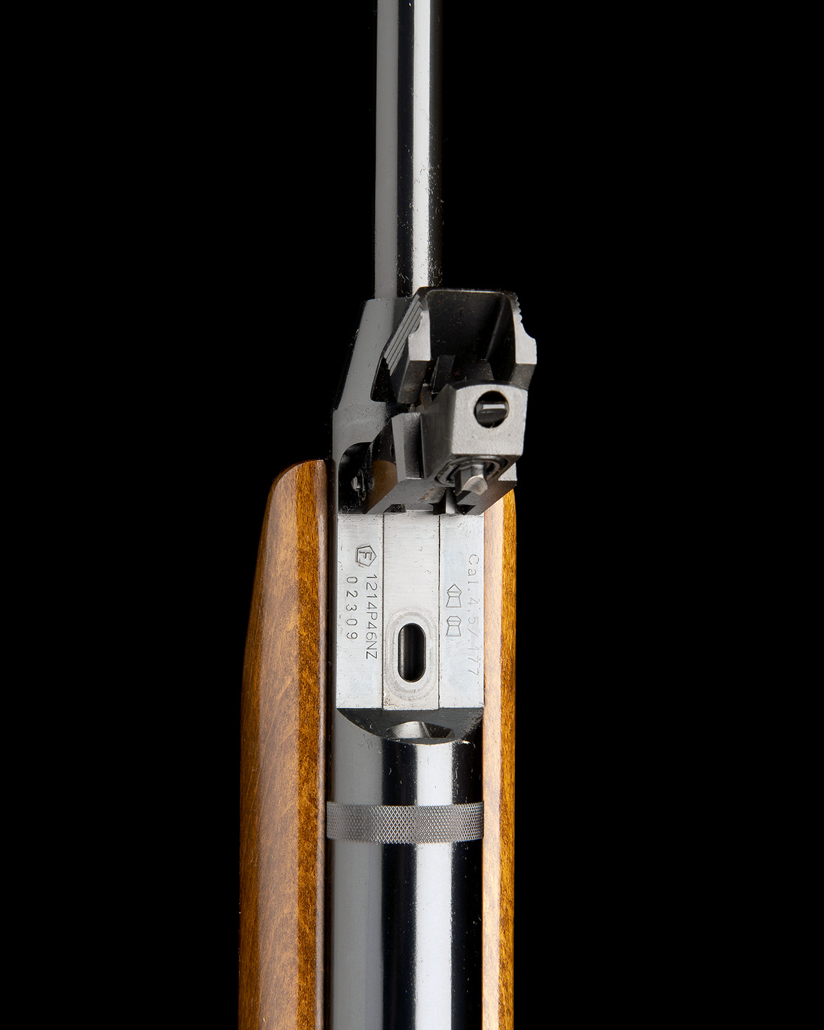 BROWNING ARMS CO., BELGIUM A SCARCE .177 ELECTRIC-POWERED AIR-RIFLE, MODEL 'AIRSTAR 200', serial no. - Image 5 of 7