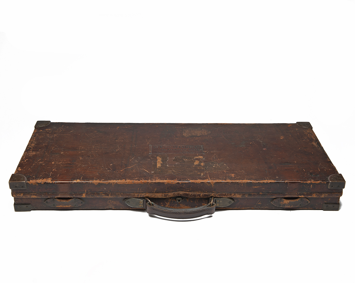 STEPHEN GRANT & SONS A BRASS-CORNERED OAK AND LEATHER DOUBLE GUNCASE, fitted for 29in. barrels ( - Image 2 of 2