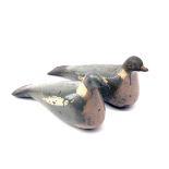 TWO VINTAGE PIGEON DECOYS.