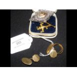 A pair of gent's 9ct gold cuff links, wedding band