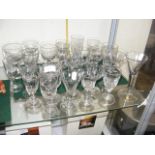 Selection of collectable early glassware, includin