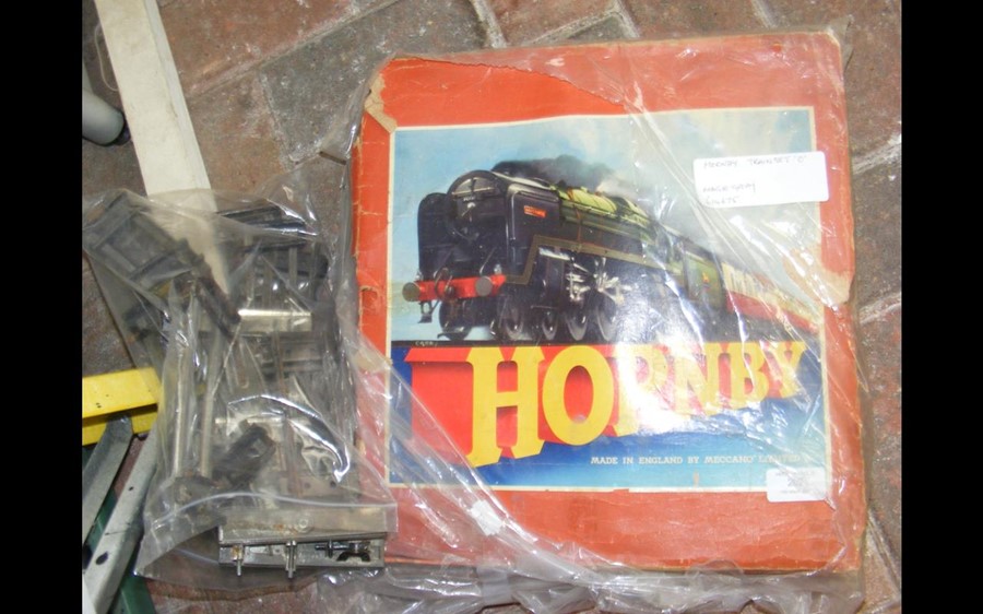 A Hornby 0 gauge Goods Set No.20 - boxed