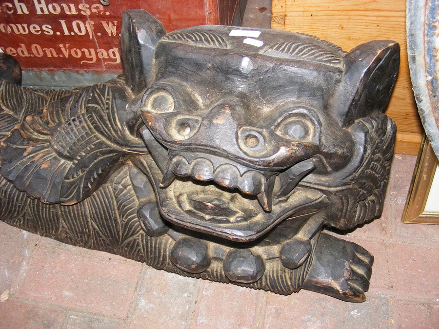 A large carved wooden oriental Dog of Foe - 100cm - Image 3 of 7