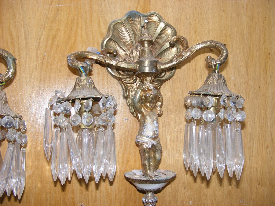 A pair of decorative gilt crystal drop wall lights - Image 3 of 10