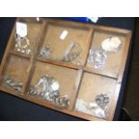 A tray of antique and modern silver jewellery