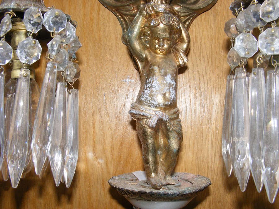 A pair of decorative gilt crystal drop wall lights - Image 9 of 10