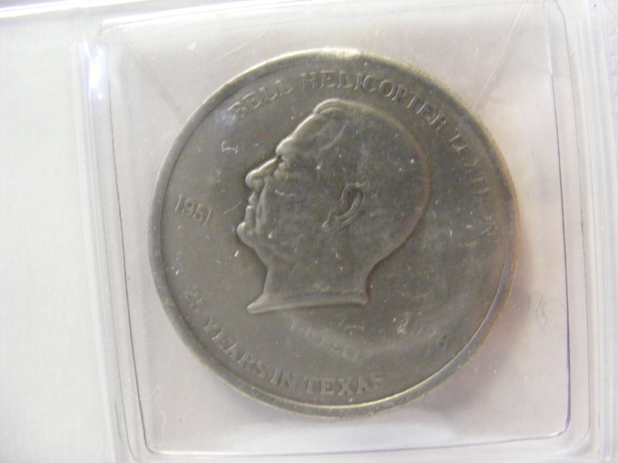 An album with over 400 coins and tokens, starting - Image 17 of 20