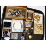 Various collectable jewellery, including gold case