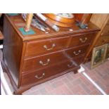 Mahogany chest of drawers