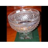 A Georgian cut glass fruit bowl - 24cm diameter