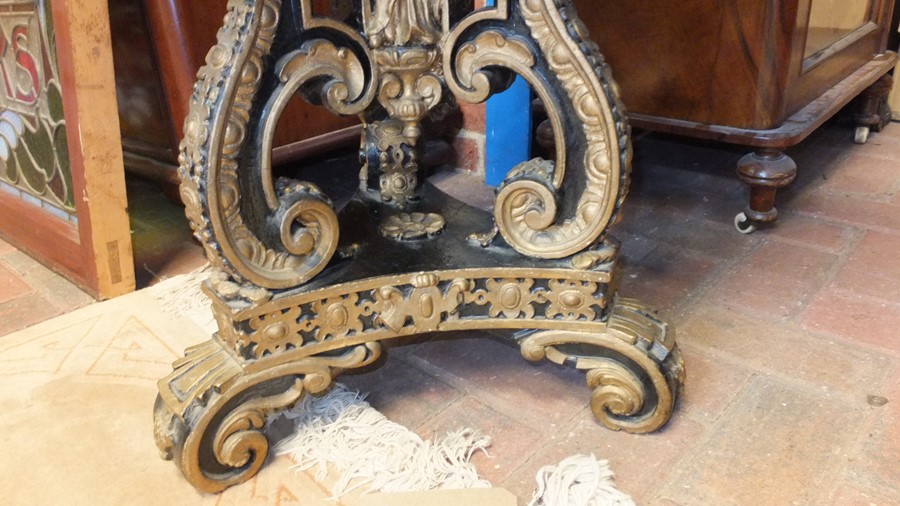 A gilt and black painted centre table on tripod ba - Image 7 of 12