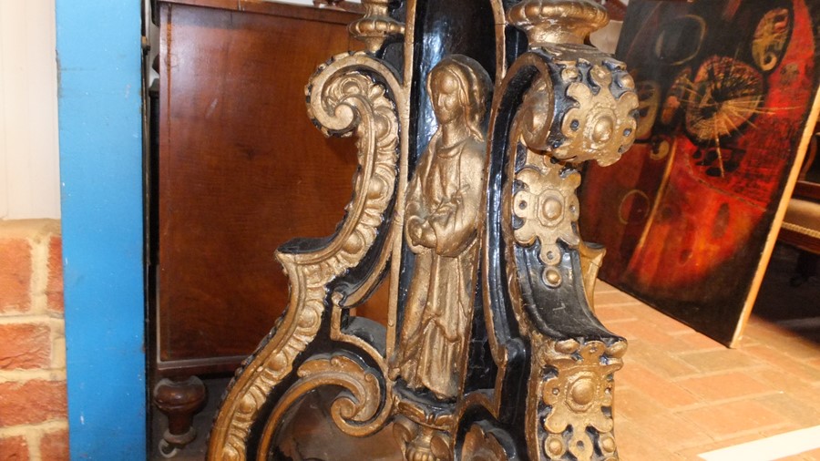 A gilt and black painted centre table on tripod ba - Image 6 of 12