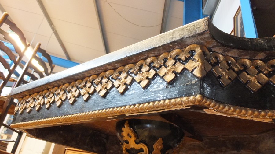 A gilt and black painted centre table on tripod ba - Image 9 of 12