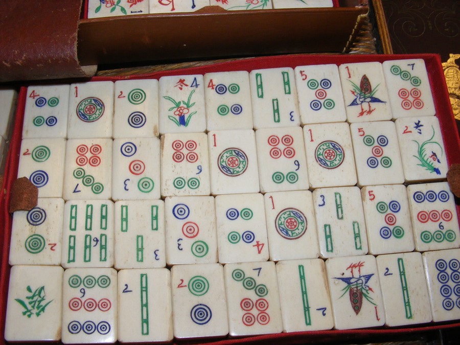 An old Mah-Jong set in case - Image 3 of 4