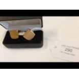 A pair of gent's 9ct gold cuff links
