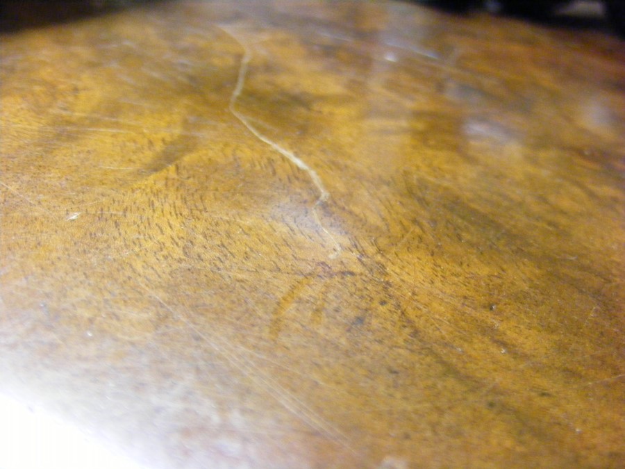 A 19th century circular walnut dining table - Image 8 of 8