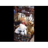 Various collectable bear including Dean's and othe