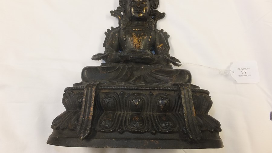 An antique gilt bronze buddha - 29cms high - Image 12 of 17