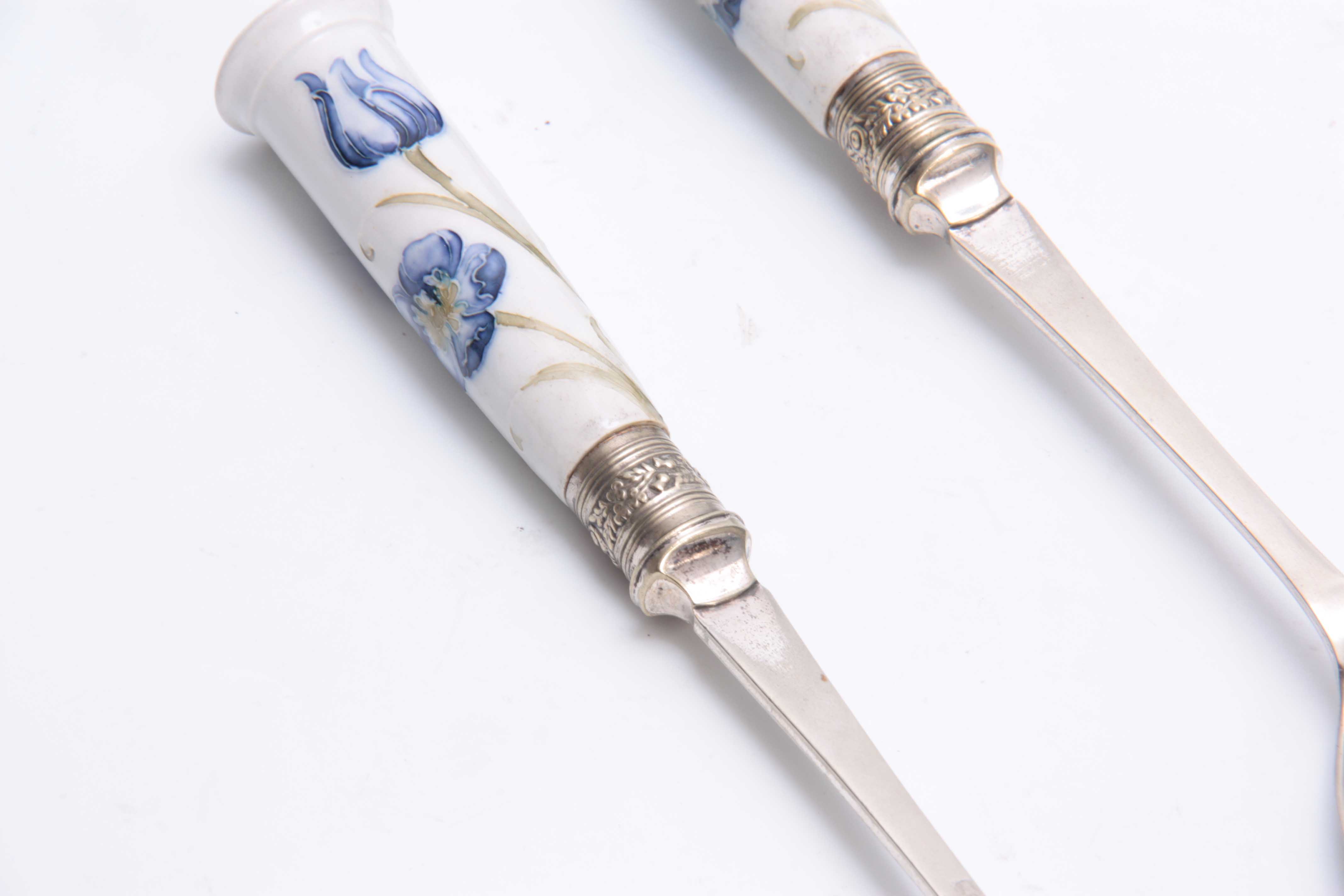 A PAIR OF SILVER PLATED MACINTYRE MOORCROFT FLORIANWARE SALAD SERVERS with blue flower and leaf - Image 2 of 3