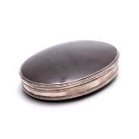 A LATE GEORGIAN LARGE OVAL SILVER AND TORTOISESHELL SNUFF BOX 10.5cm across