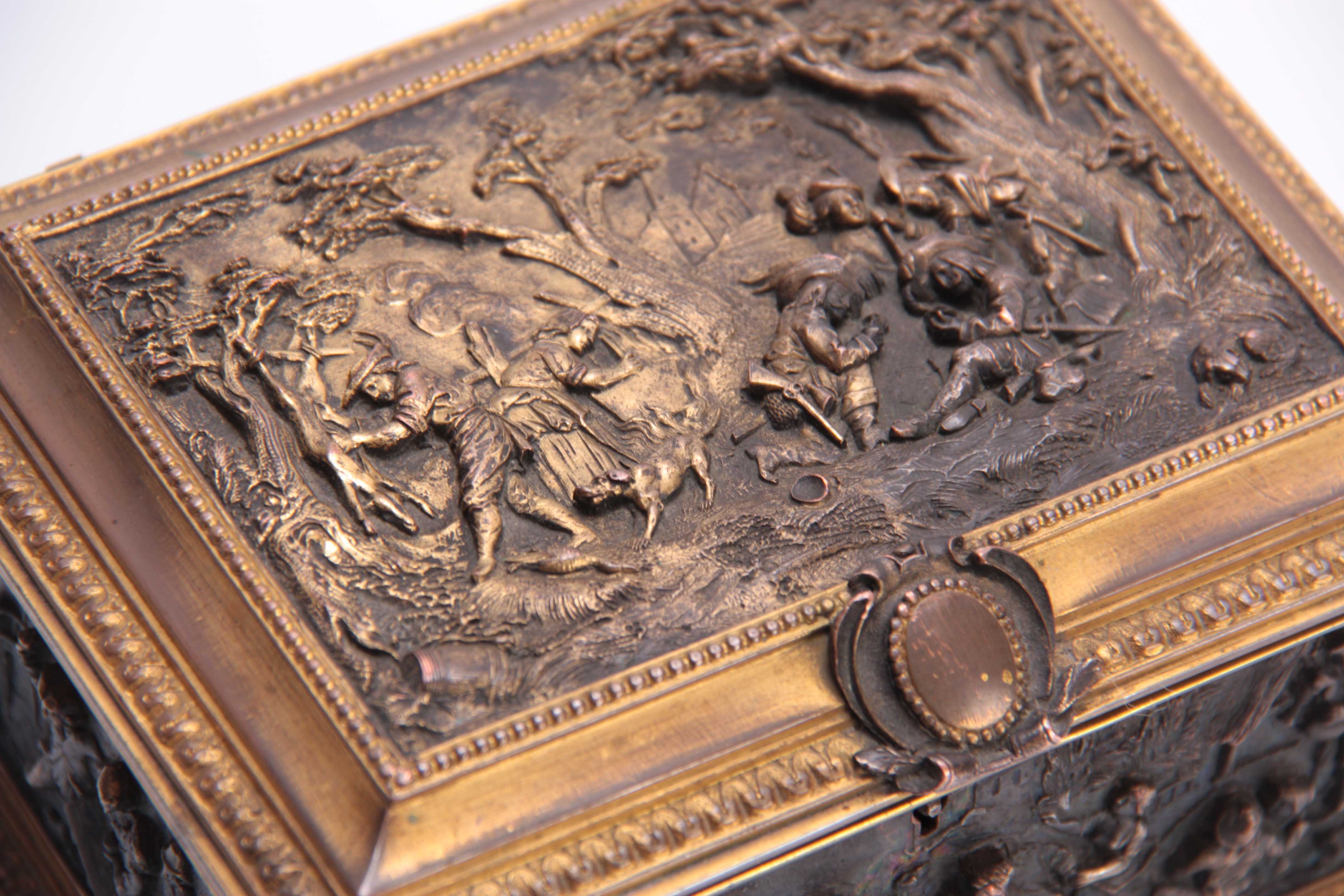 A LATE 19TH CENTURY CONTINENTAL GILT BRASS JEWELLERY CASKET set with cast bronzed figural panels - Image 2 of 9