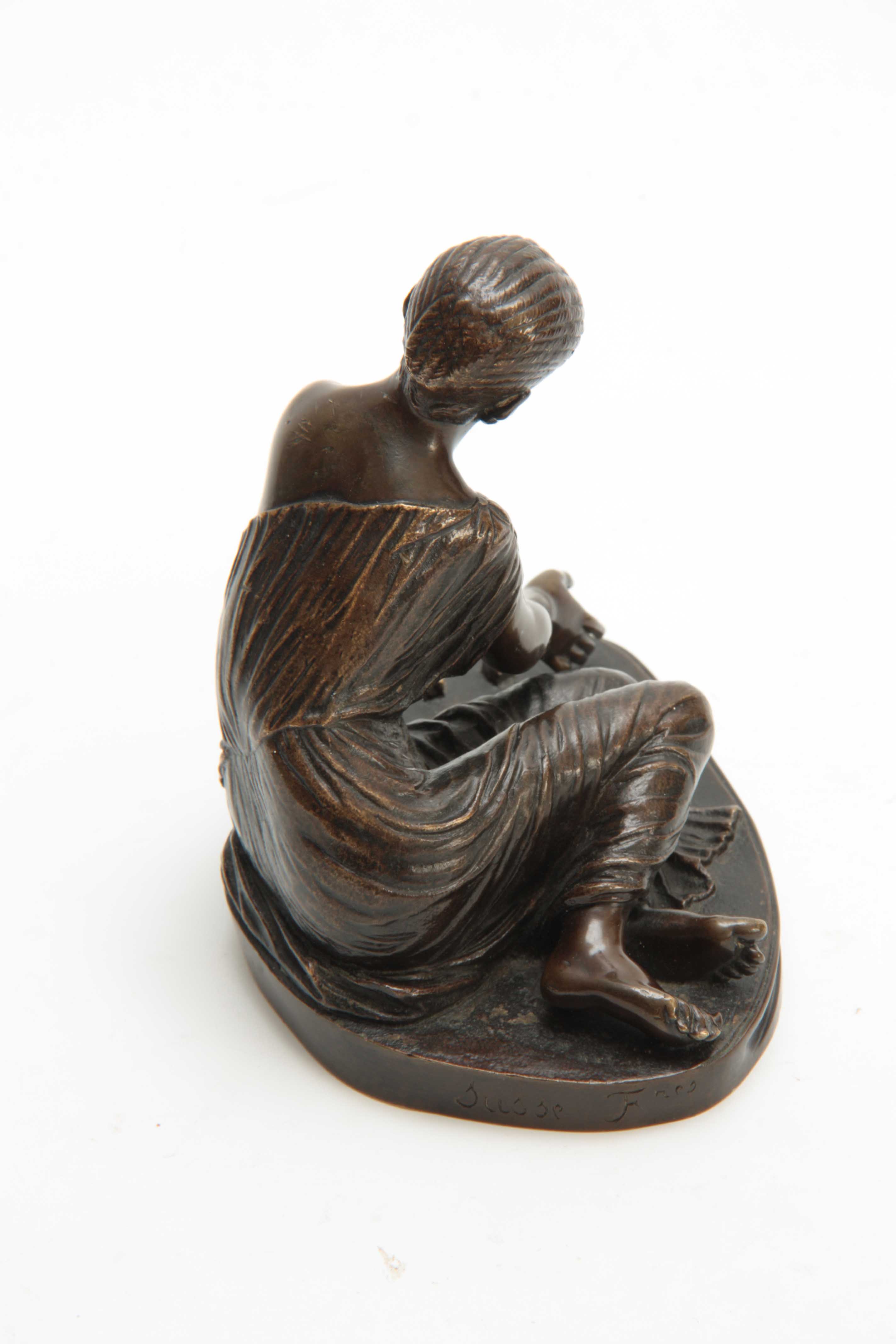 SUSSE FRERES A LATE 19TH CENTURY BRONZE SCULPTURE depicting a side view of a kneeling partly - Image 2 of 4