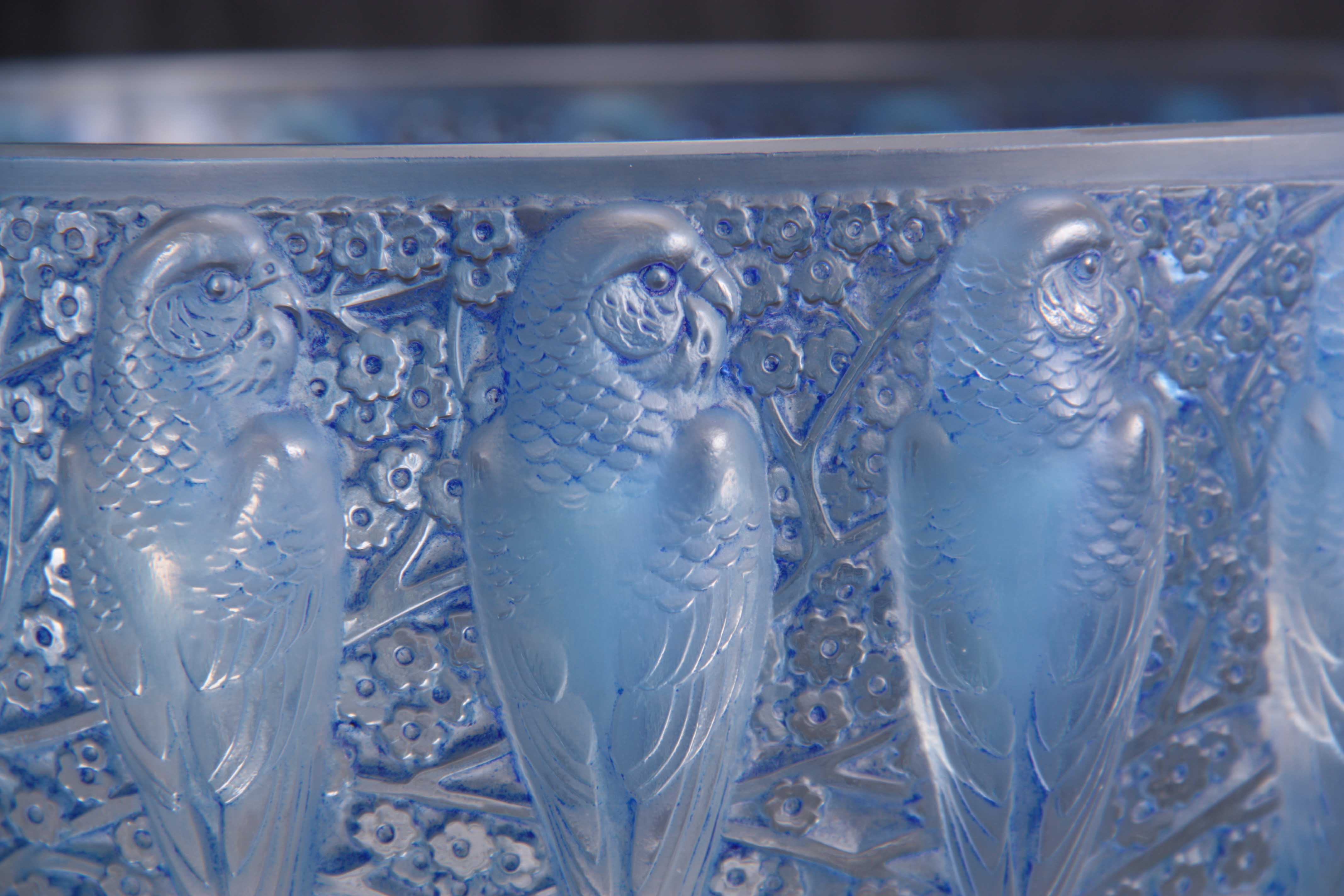 R. LALIQUE, FRANCE A 20TH CENTURY OPALESCENT PERRUCHE BOWL HIGHLIGHTED WITH BLUE STAINING - Image 2 of 4