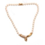 A STYLISH ITALIAN 14K YELLOW GOLD AND DIAMOND ENCRUSTED PEARL NECKLACE with reeded cross setting and