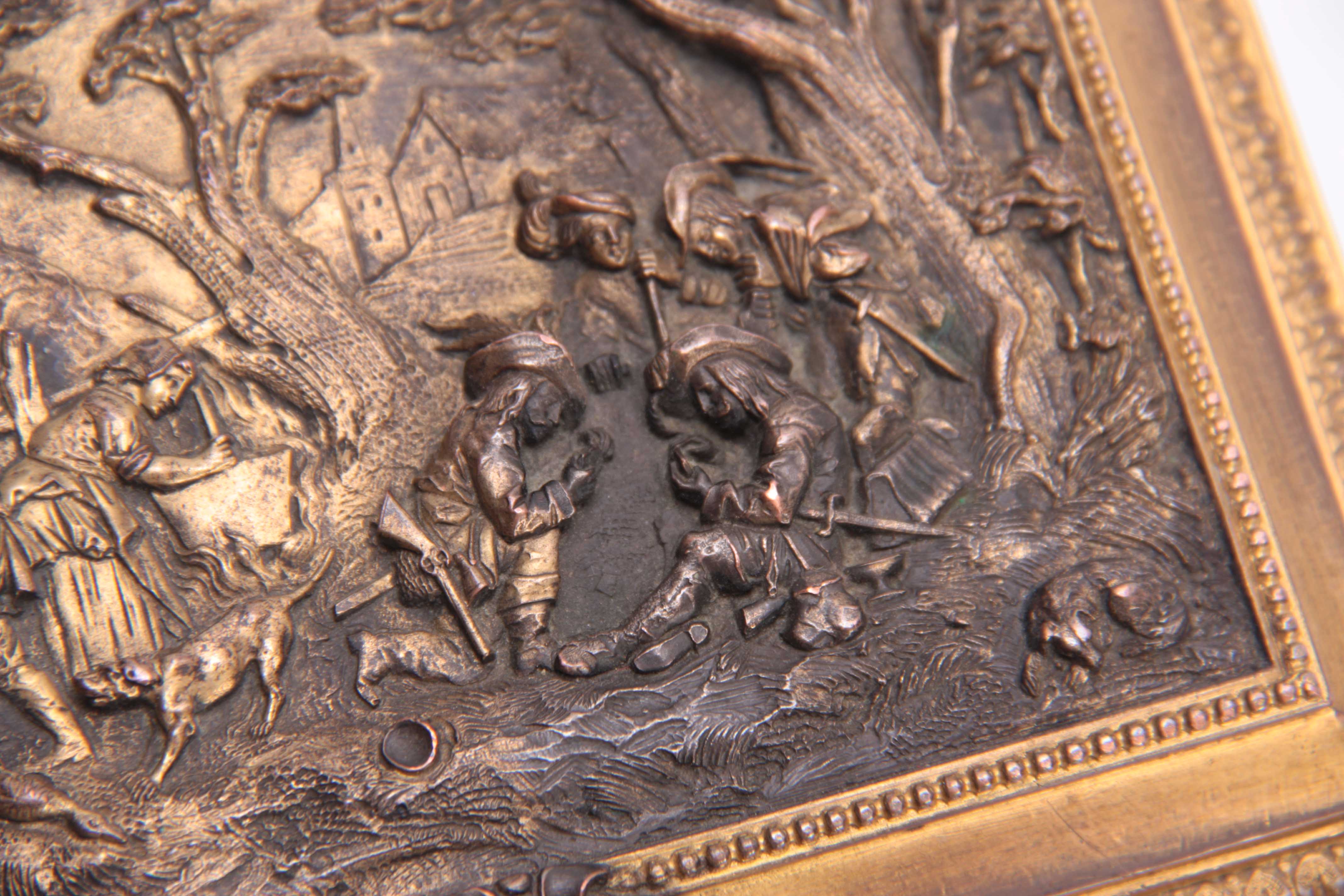 A LATE 19TH CENTURY CONTINENTAL GILT BRASS JEWELLERY CASKET set with cast bronzed figural panels - Image 4 of 9