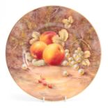 A MID 20TH CENTURY ROYAL WORCESTER FRUIT CABINET PLATE decorated with ripe peaches and