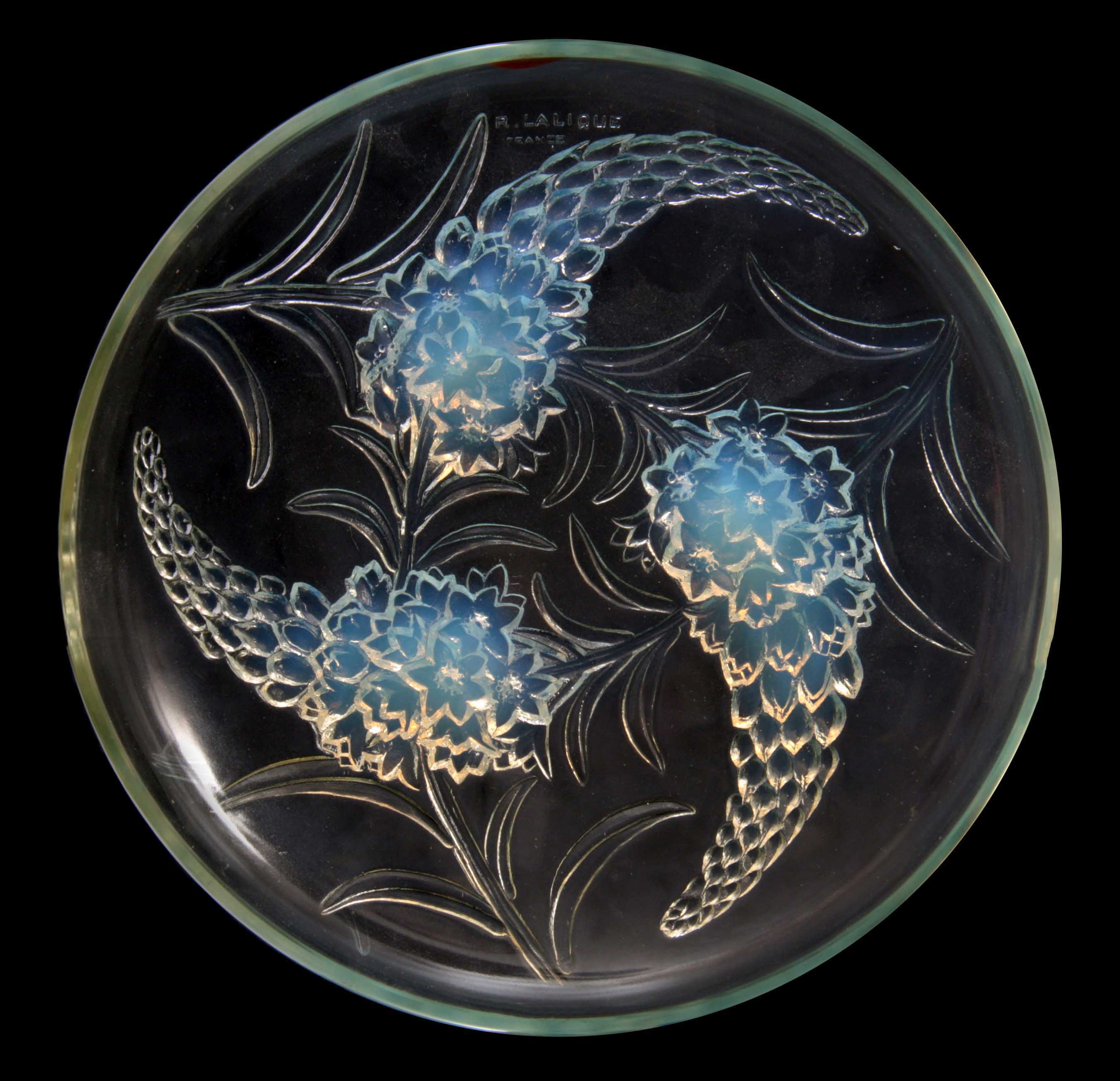 R LALIQUE FRANCE AN EARLY 20TH CENTURY RELIEF MOULDED OPALESCENT SHALLOW BOWL 'VERONIQUE' with