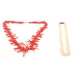 A VINTAGE CORAL NECKLACE with gold colour clasp 50cm overall TOGETHER WITH A TWIN BAND PEARL