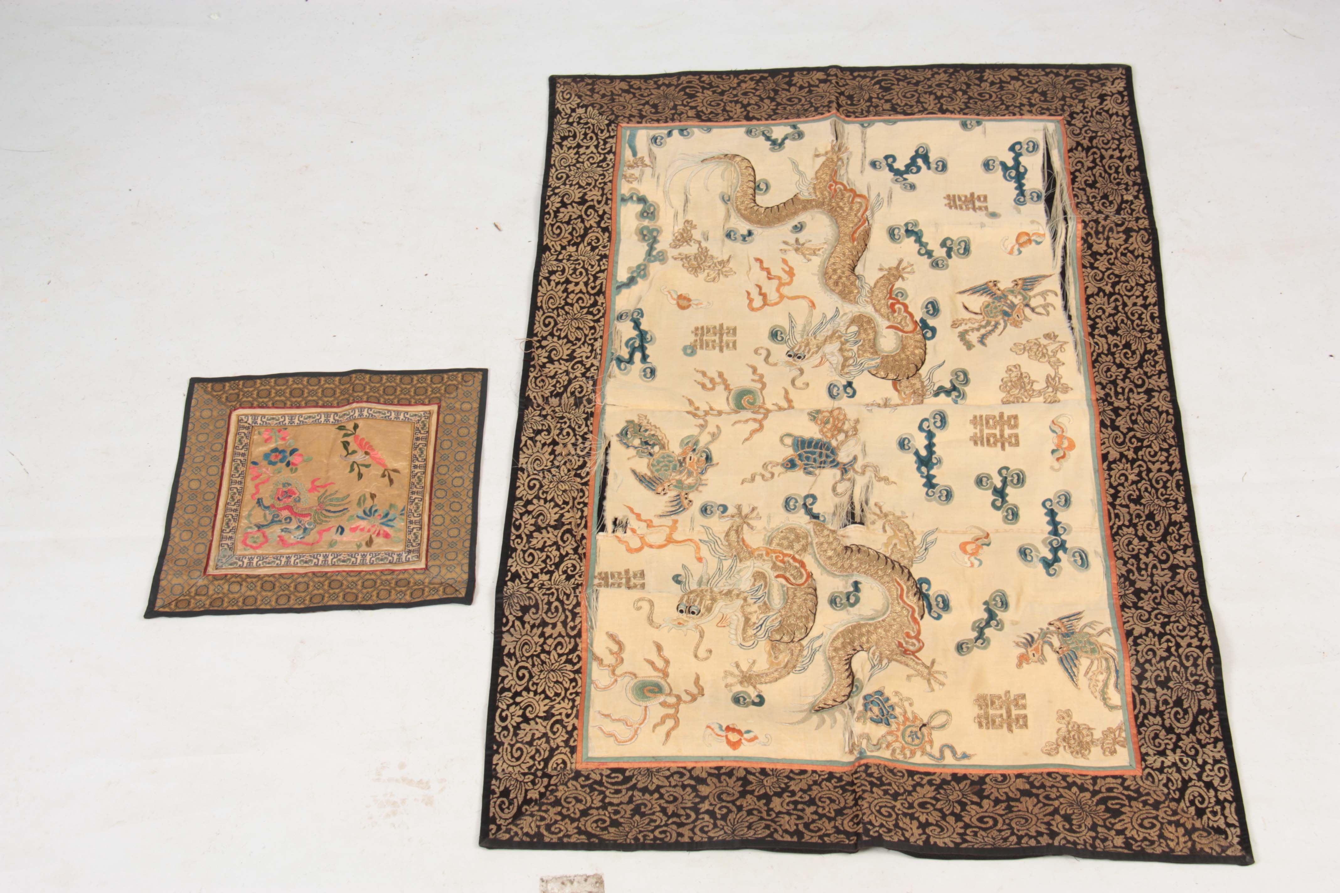 AN 18TH /19TH CENTURY CHINESE EMBROIDERED SILK WORK PANEL worked in gold braid and coloured silk - Image 9 of 12