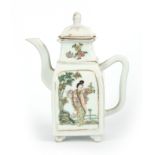 A 19th CENTURY CHINESE FAMILLE ROSE PORCELAIN TEAPOT the body with painted panels depicting oriental