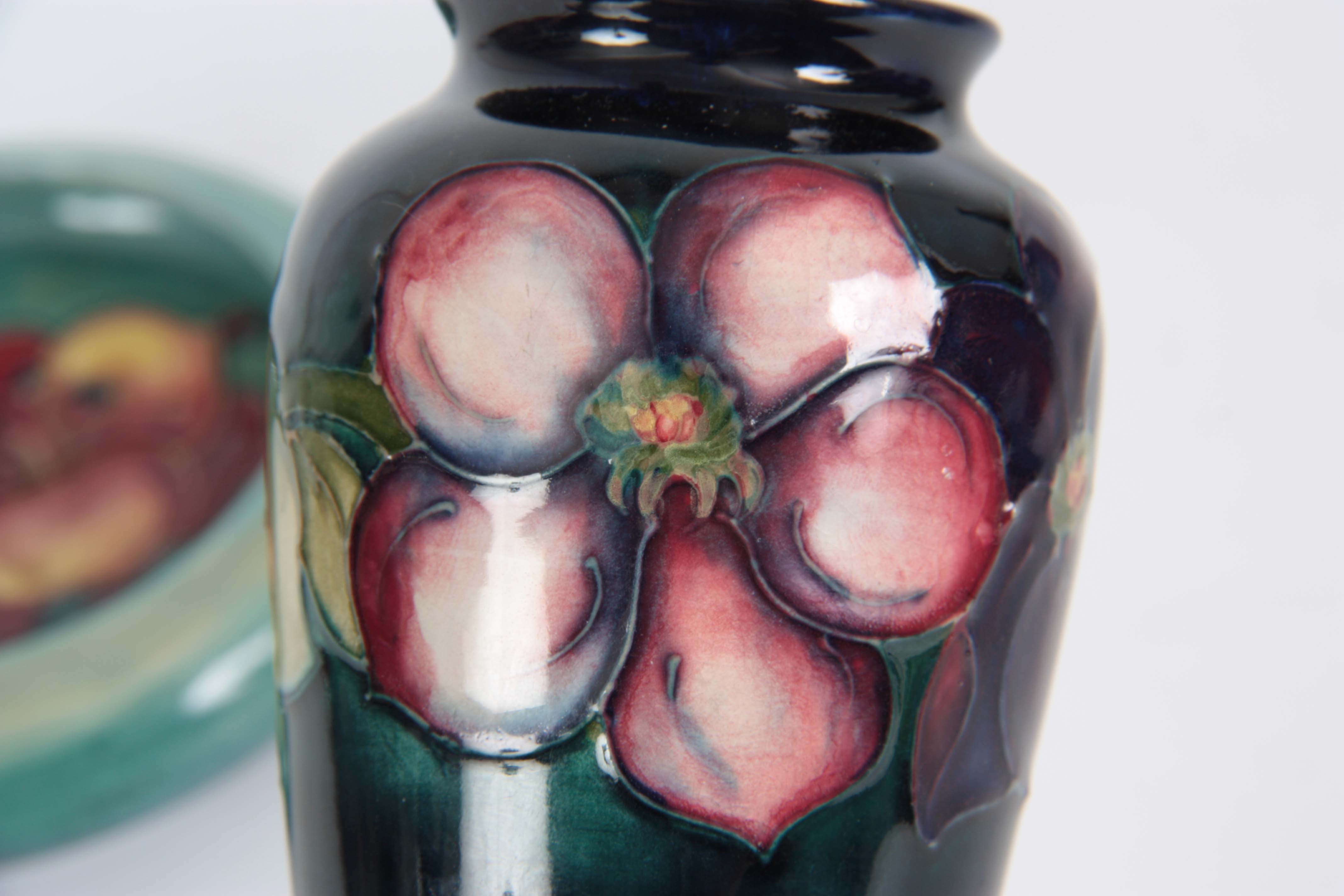 A 1930's MOORCROFT SMALL TAPERING SHOULDERED VASE tube lined and decorated with a continuous band of - Image 4 of 6