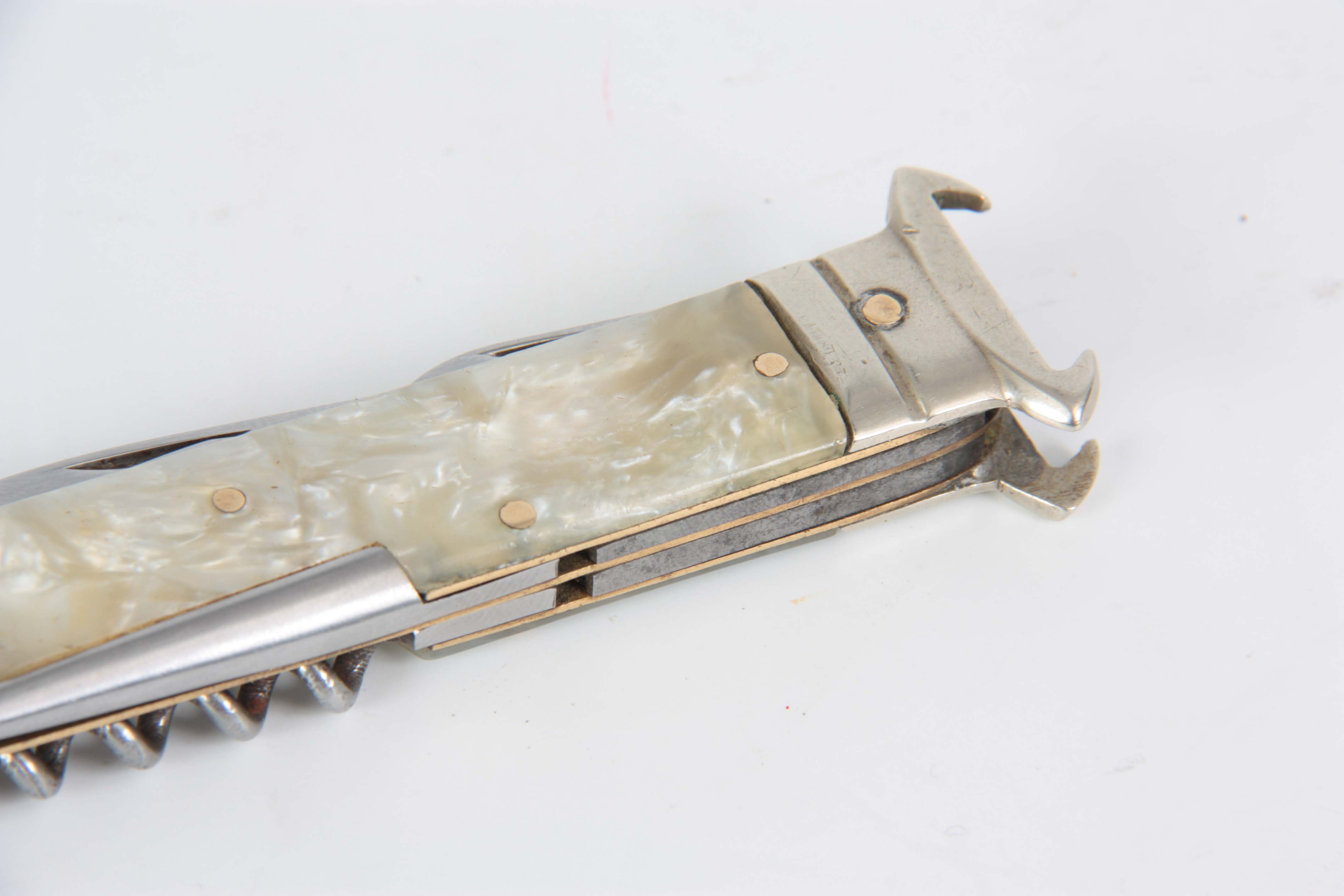 A VINTAGE SPANISH GENTLEMANS MULTI-FUNCTION HUNTING KNIFE with simulated mother of pearl handle - Image 6 of 6