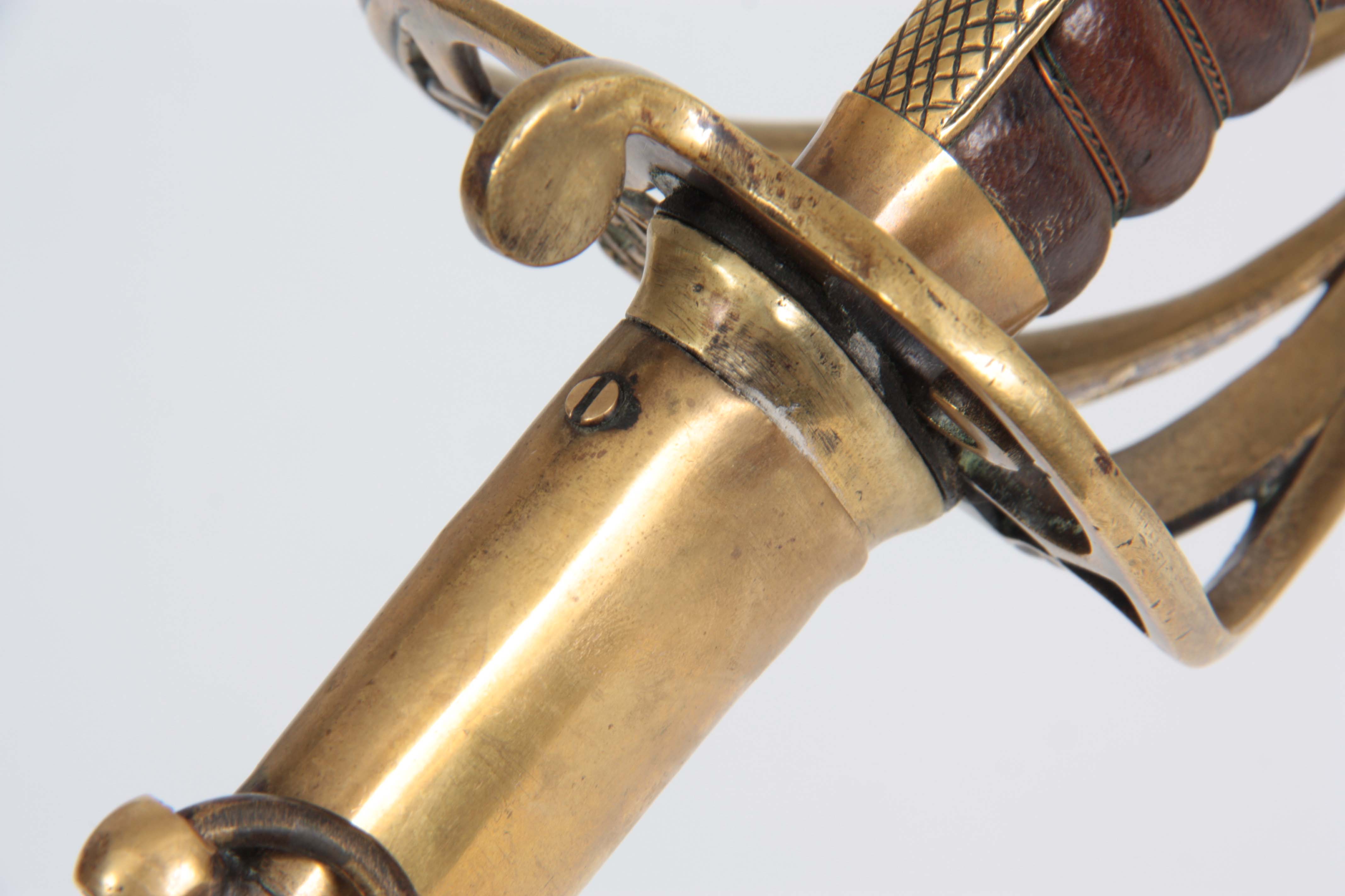 A 19TH CENTURY BRITISH INFANTRY OFFICERS SWORD with etched Wilkinsons blade having a large single - Image 5 of 5