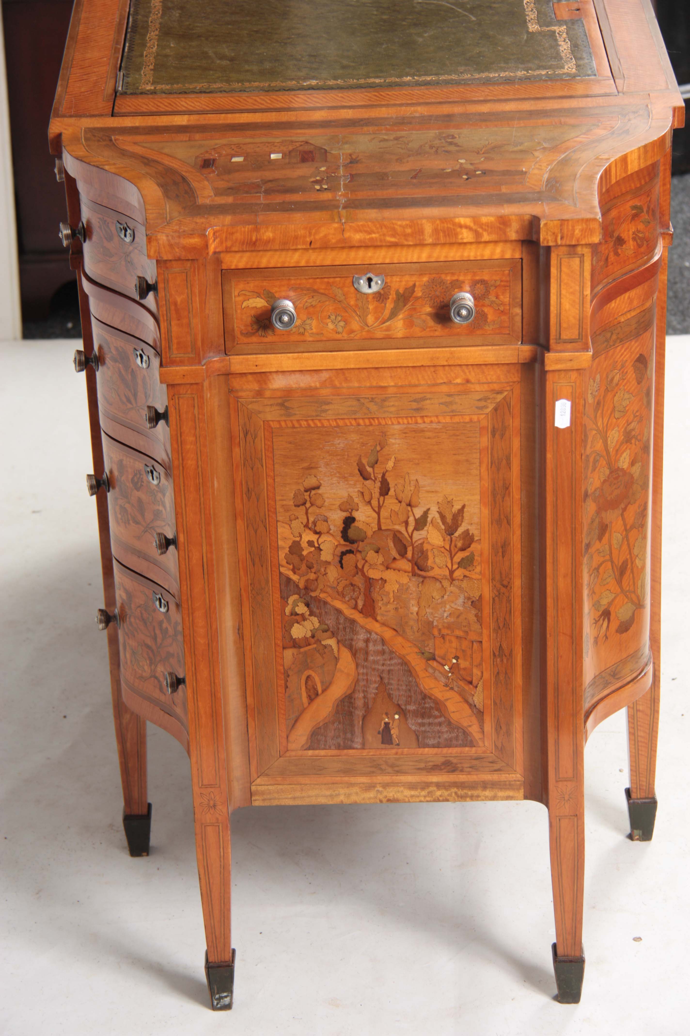 AN UNUSUAL FREESTANDING VICTORIAN SATINWOOD INLAID DESK with floral inlaid serpentine drawers to the - Image 8 of 8