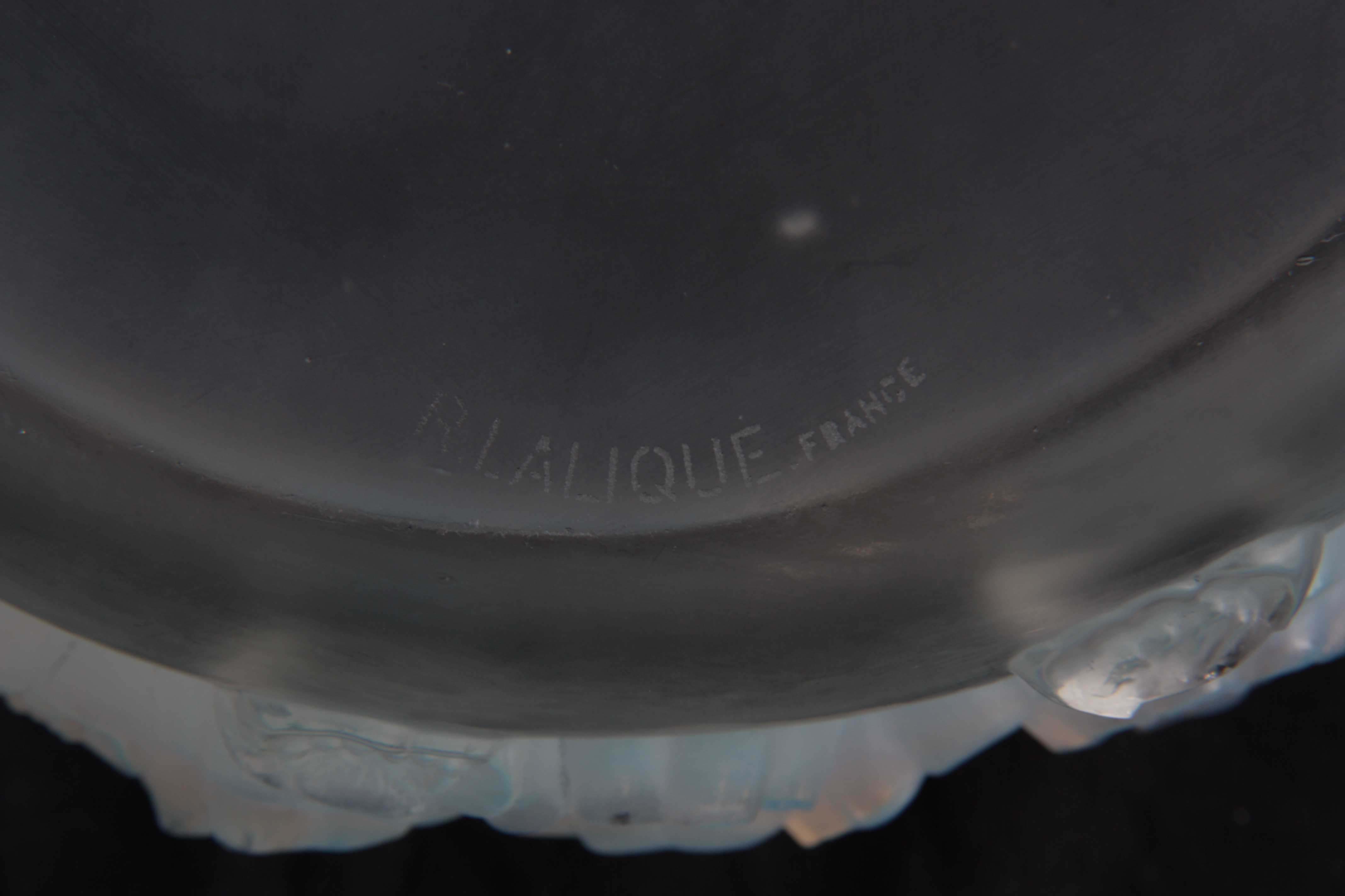 R. LALIQUE. FRANCE A GOOD EARLY 20TH CENTURY LARGE OPALESCENT BOWL AND COVER "PRIMEVERES" with - Image 4 of 5