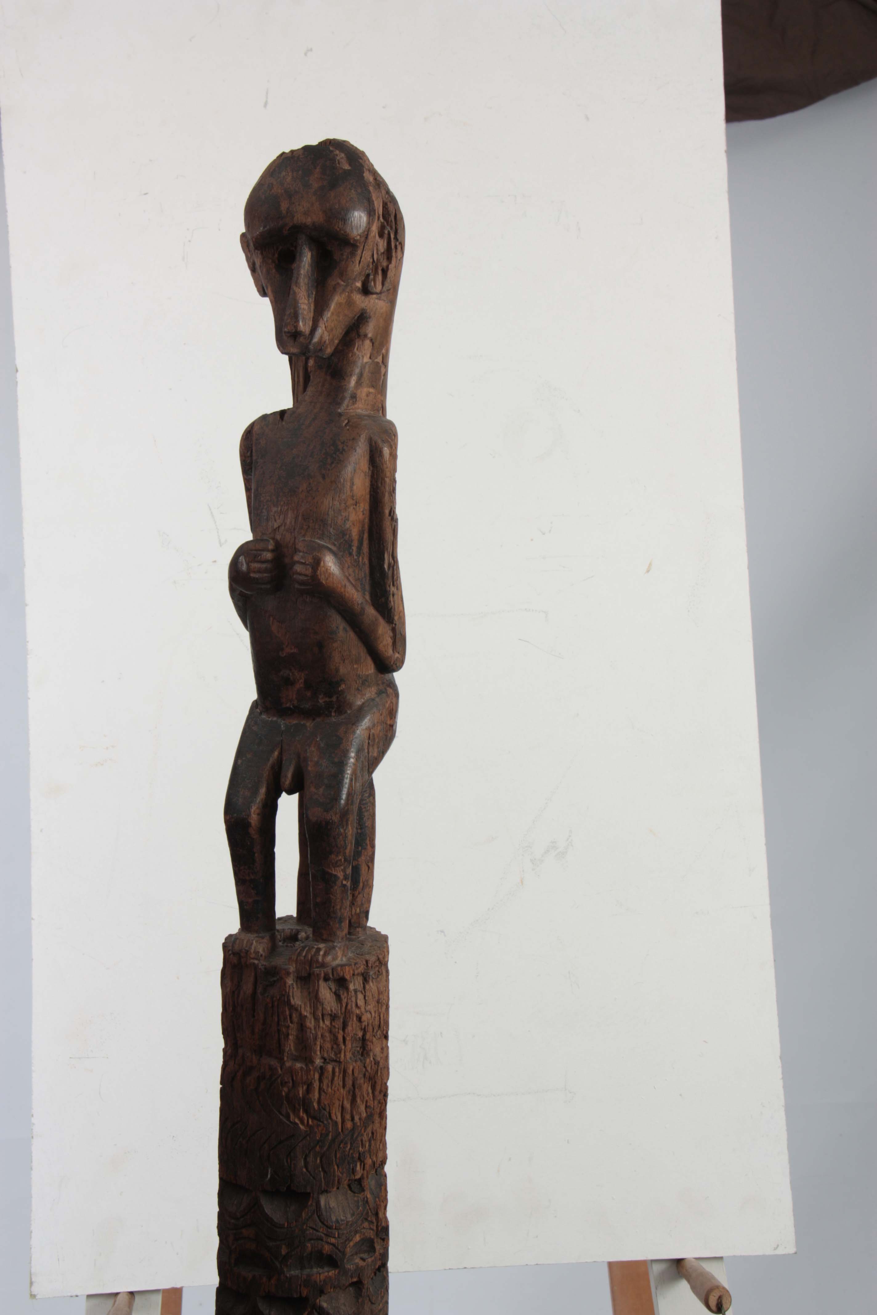 AN ETHNIC AFRICAN TRIBAL MONKEY TOTEM POLE the totem carved out of a single piece of hardwood - Image 2 of 5