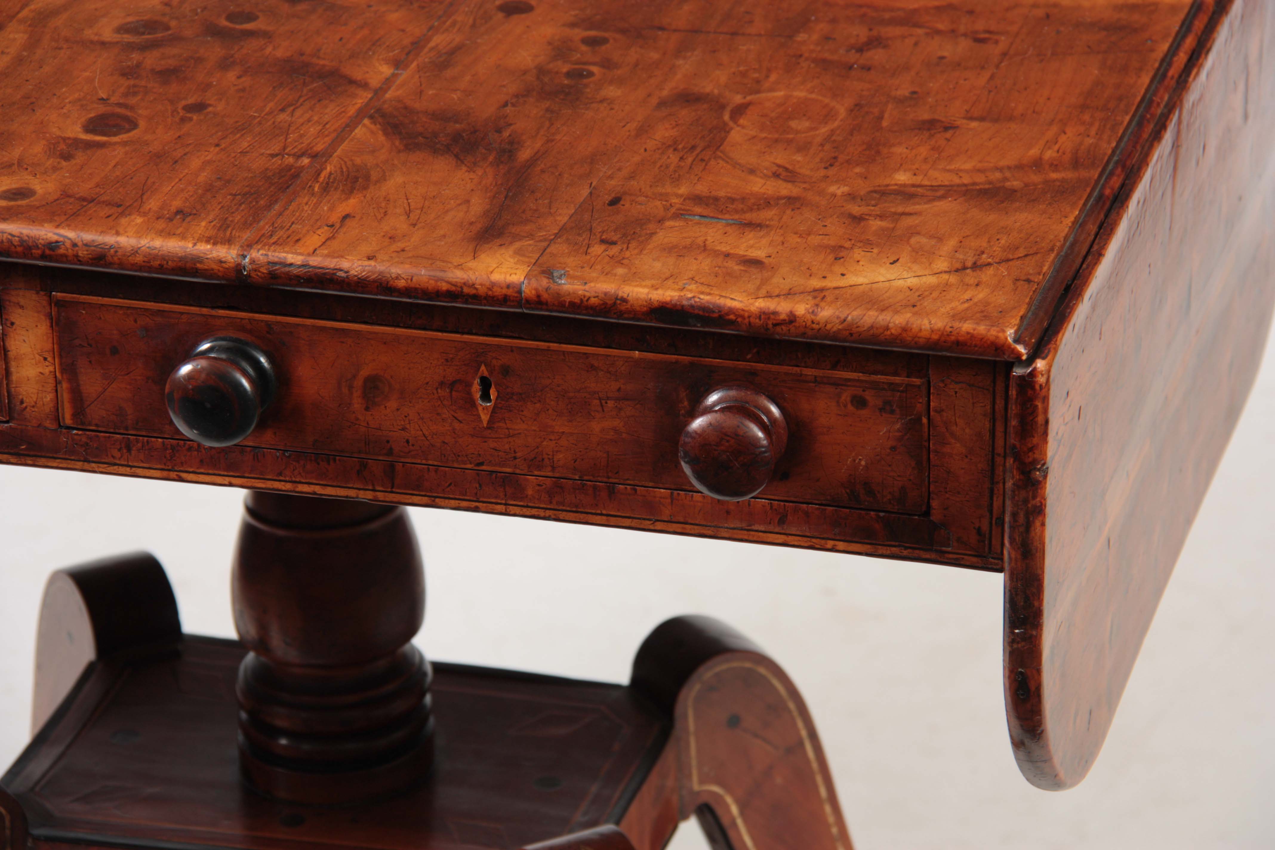 AN UNUSUAL REGENCY YEW-WOOD AND BONE INLAID SOFA T - Image 7 of 12