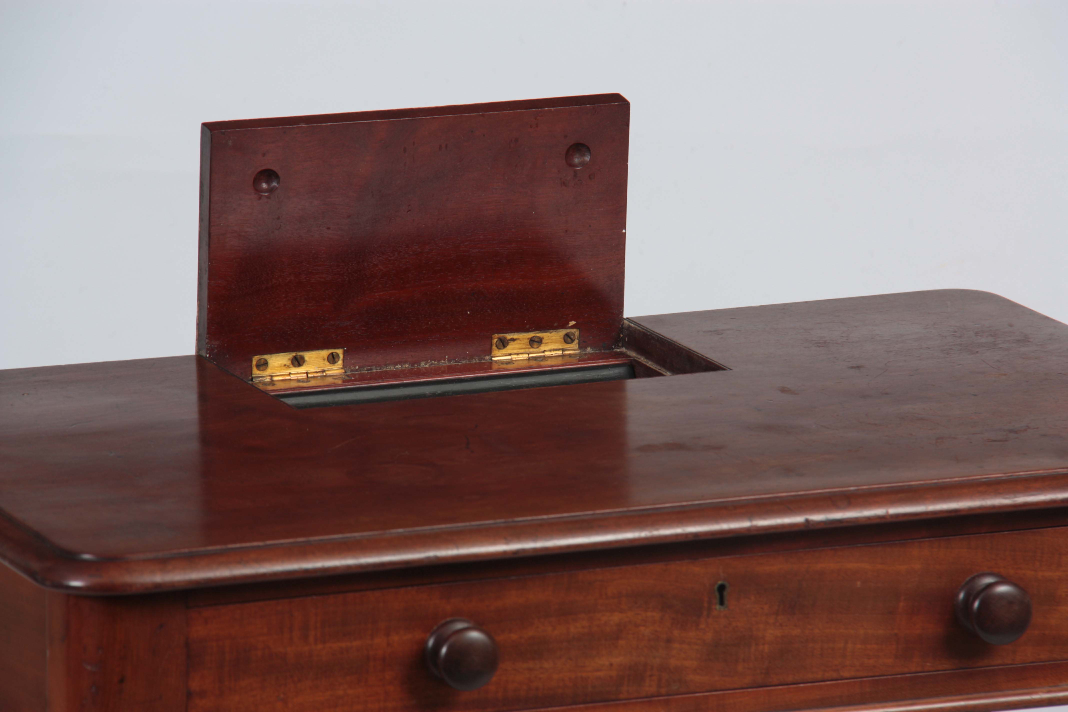 AN EARLY 19TH CENTURY MAHOGANY WRITING TABLE IN TH - Image 2 of 7
