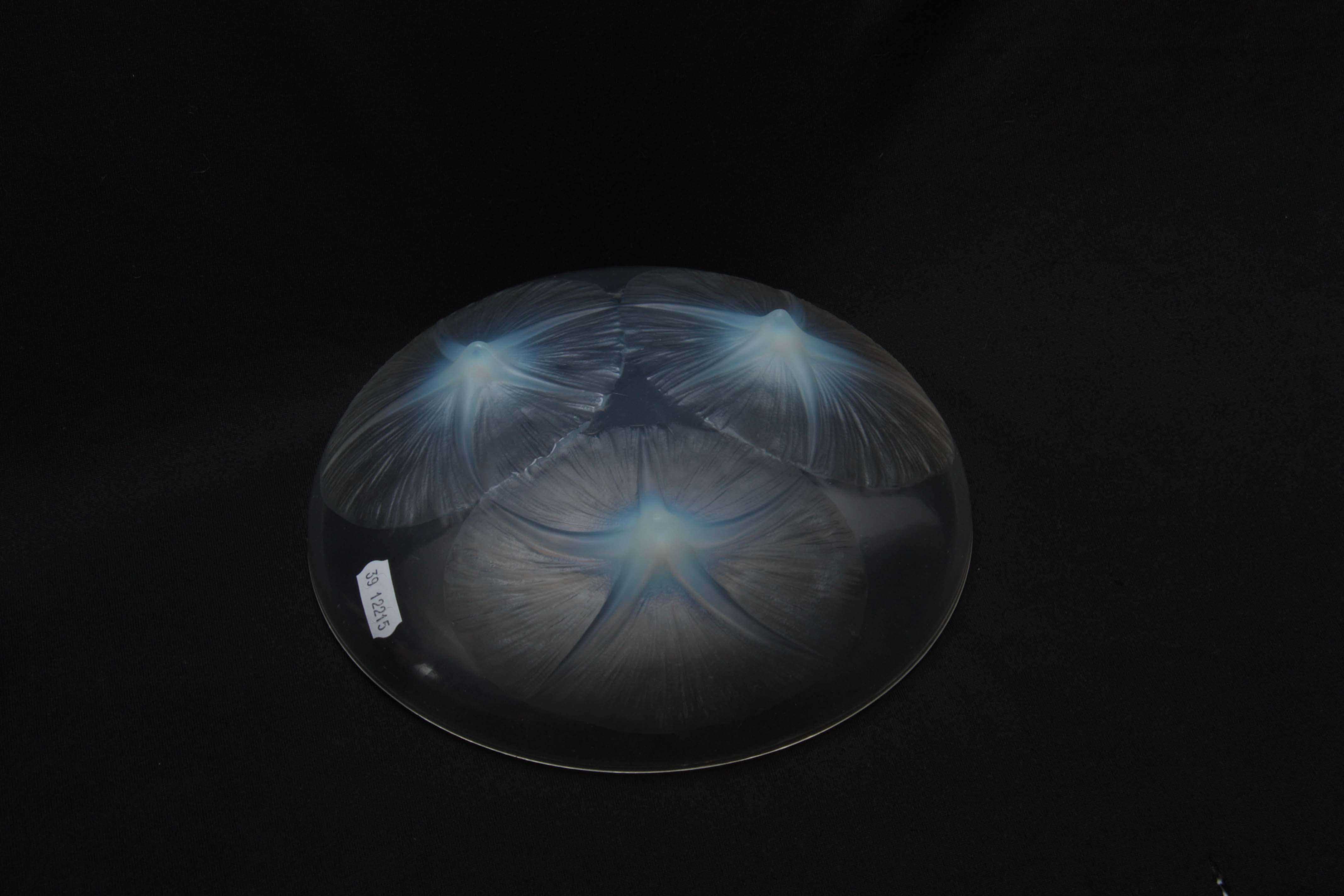 A R LALIQUE VOLUBILIS OPALESCENT GLASS DISH having Lily designs to the centre, signed with impressed - Image 6 of 10