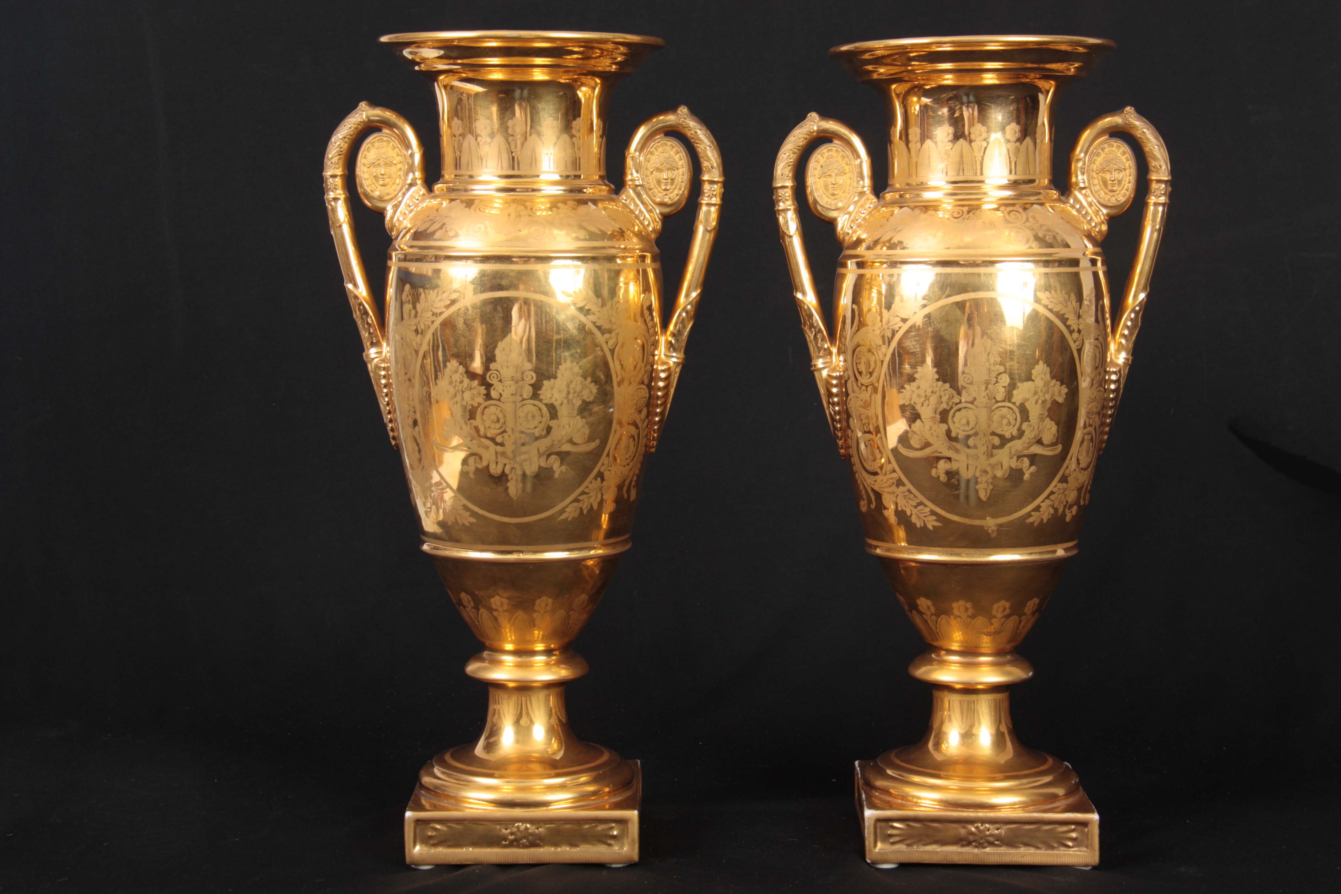 A PAIR OF EARLY 19TH CENTURY FRENCH EMPIRE PORCELAIN VASES of classical urn-shape with medallion-set - Image 9 of 12