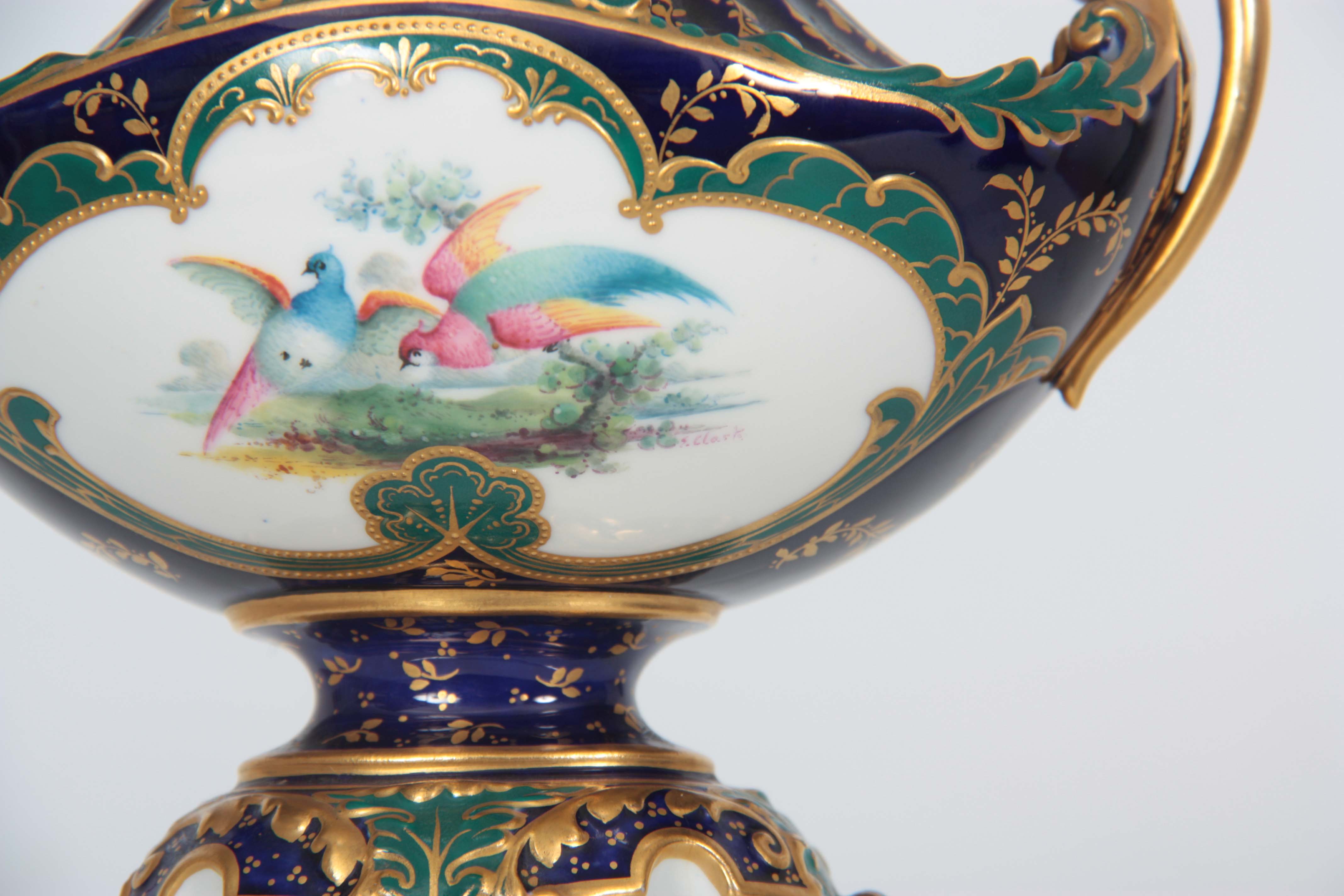 AN ORNATE ROYAL CROWN DERBY GILT TWO-HANDLED BOAT-SHAPED PEDESTAL CABINET VASE AND COVER of fanned - Image 2 of 5