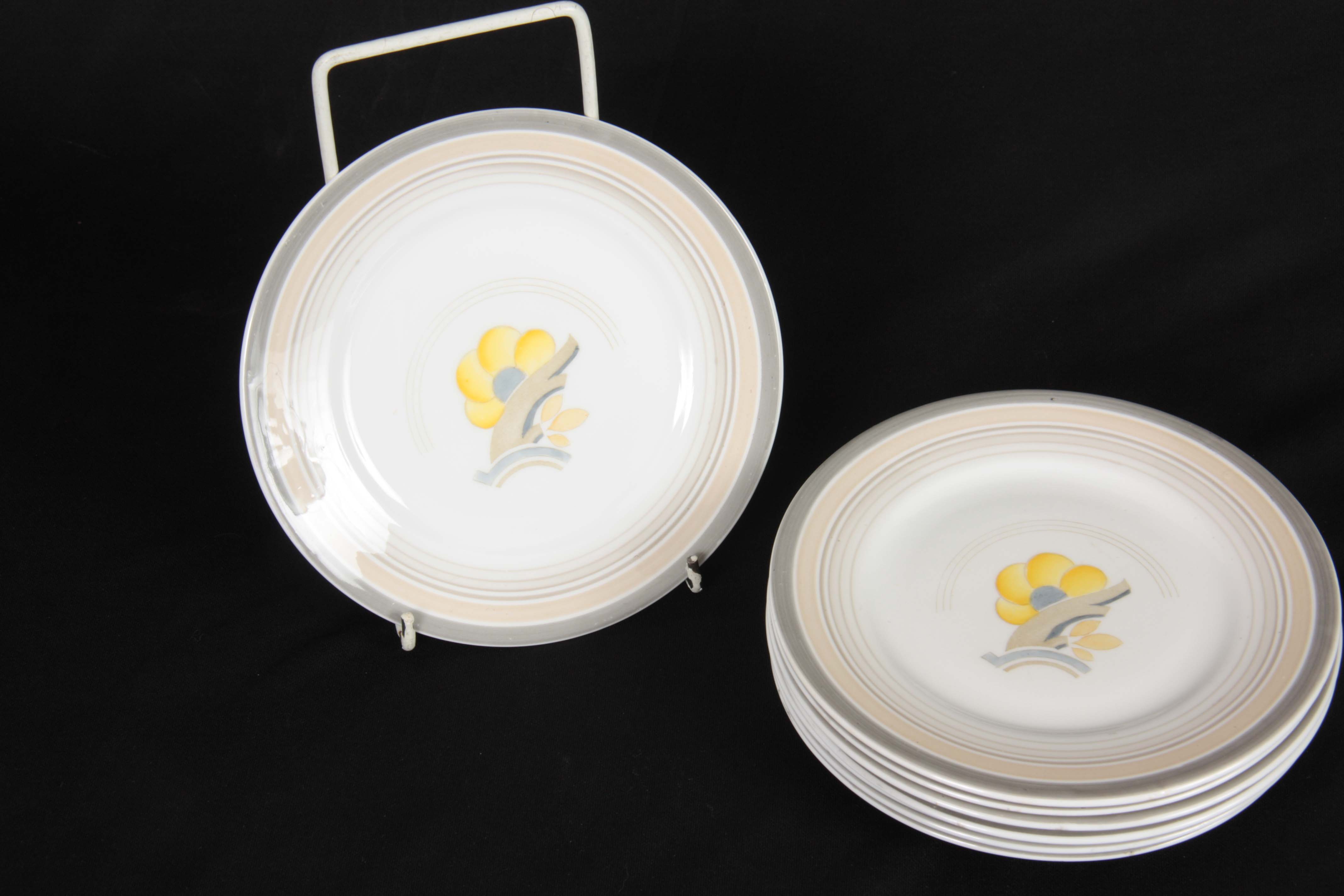 AN ART DECO PORCELAIN TEA SET with painted floral decoration - Image 8 of 16