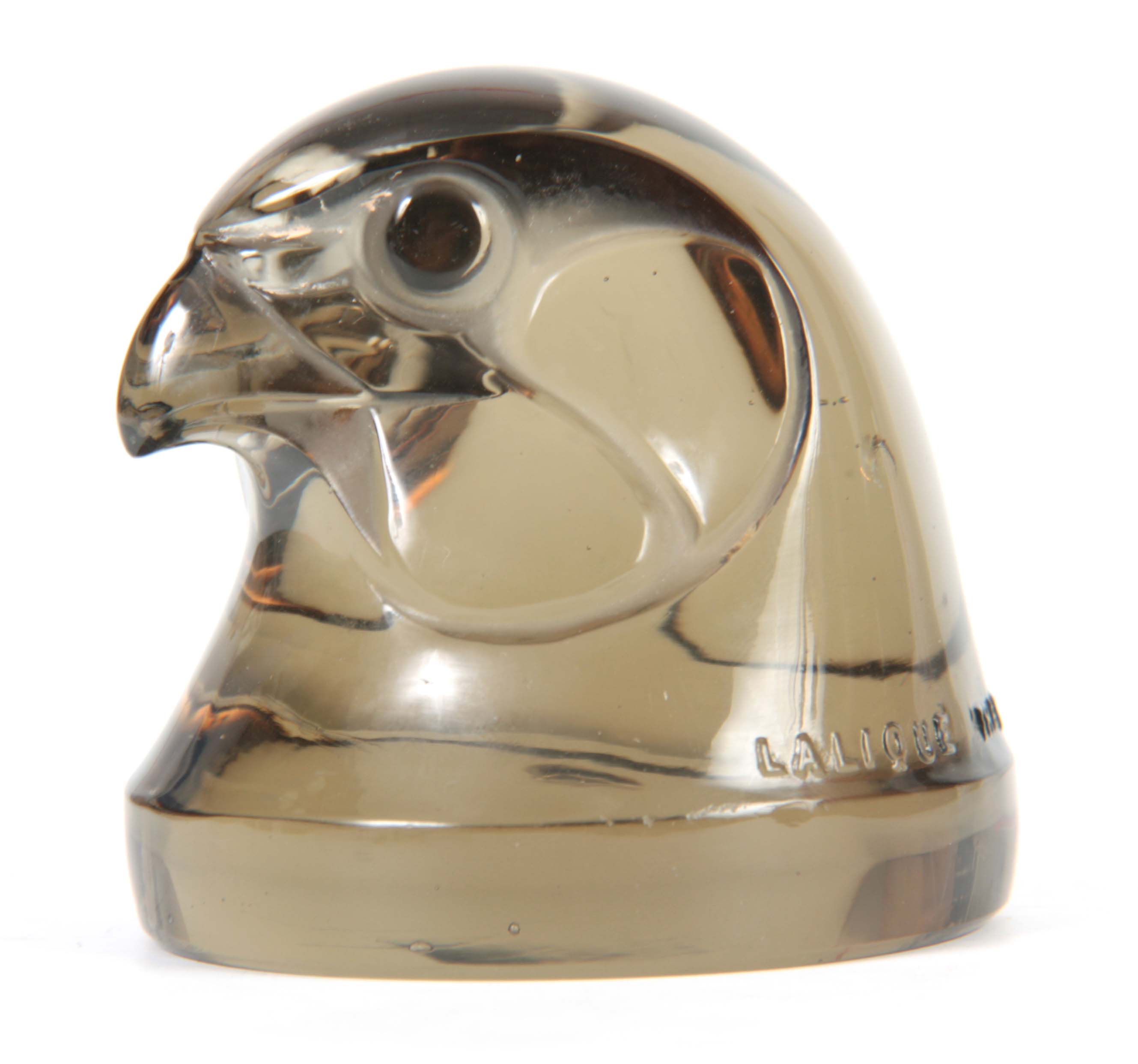 RENE LALIQUE. AN EARLY 20th CENTURY TOPAZ TELE D'EPERVIER CAR MASCOT modelled as a hawks head,