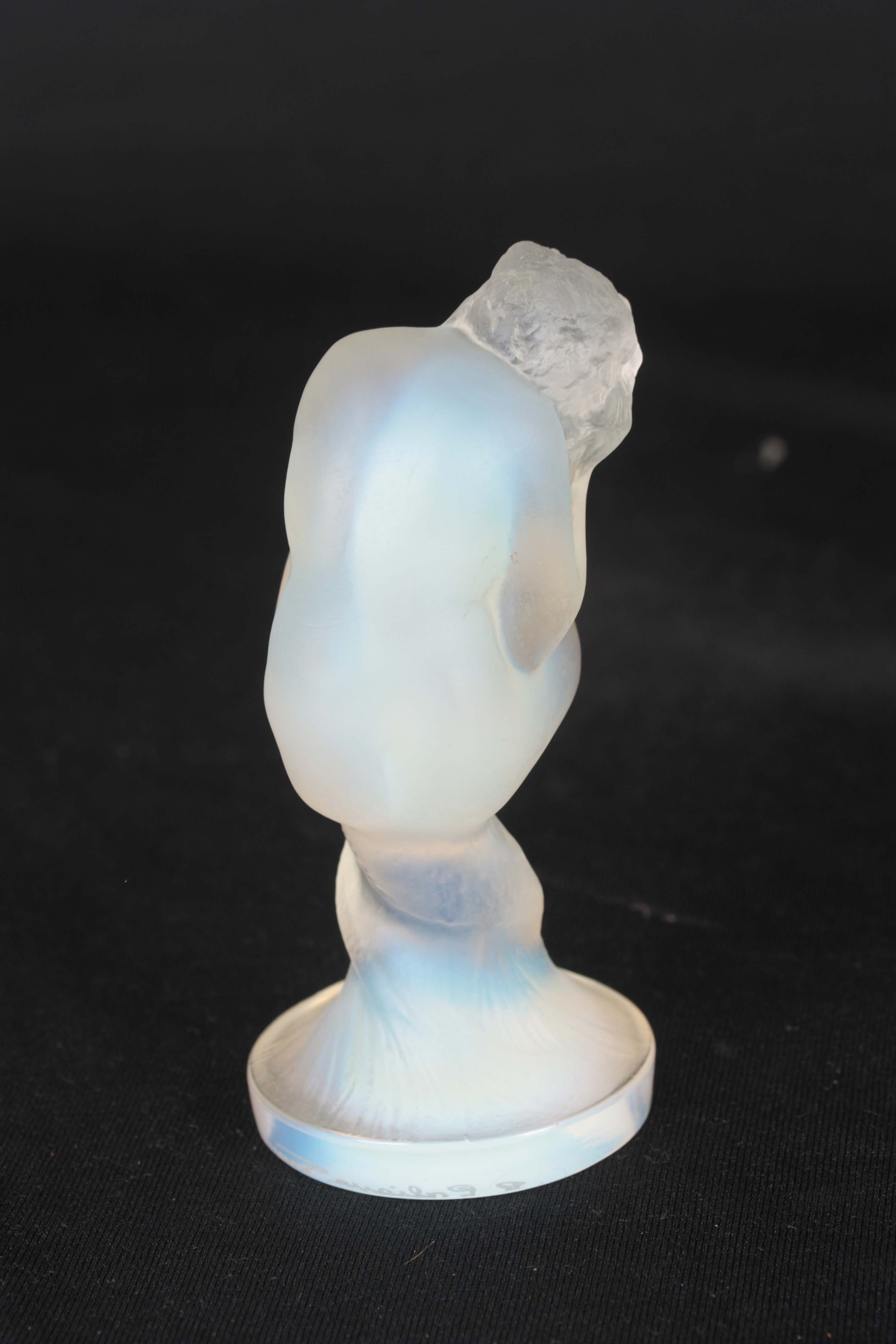 A RENE LALIQUE BLUE TINGED OPALESCENT GLASS CAR MASCOT 'SIRENE' modelled as a crouching mermaid 10cm - Image 4 of 6