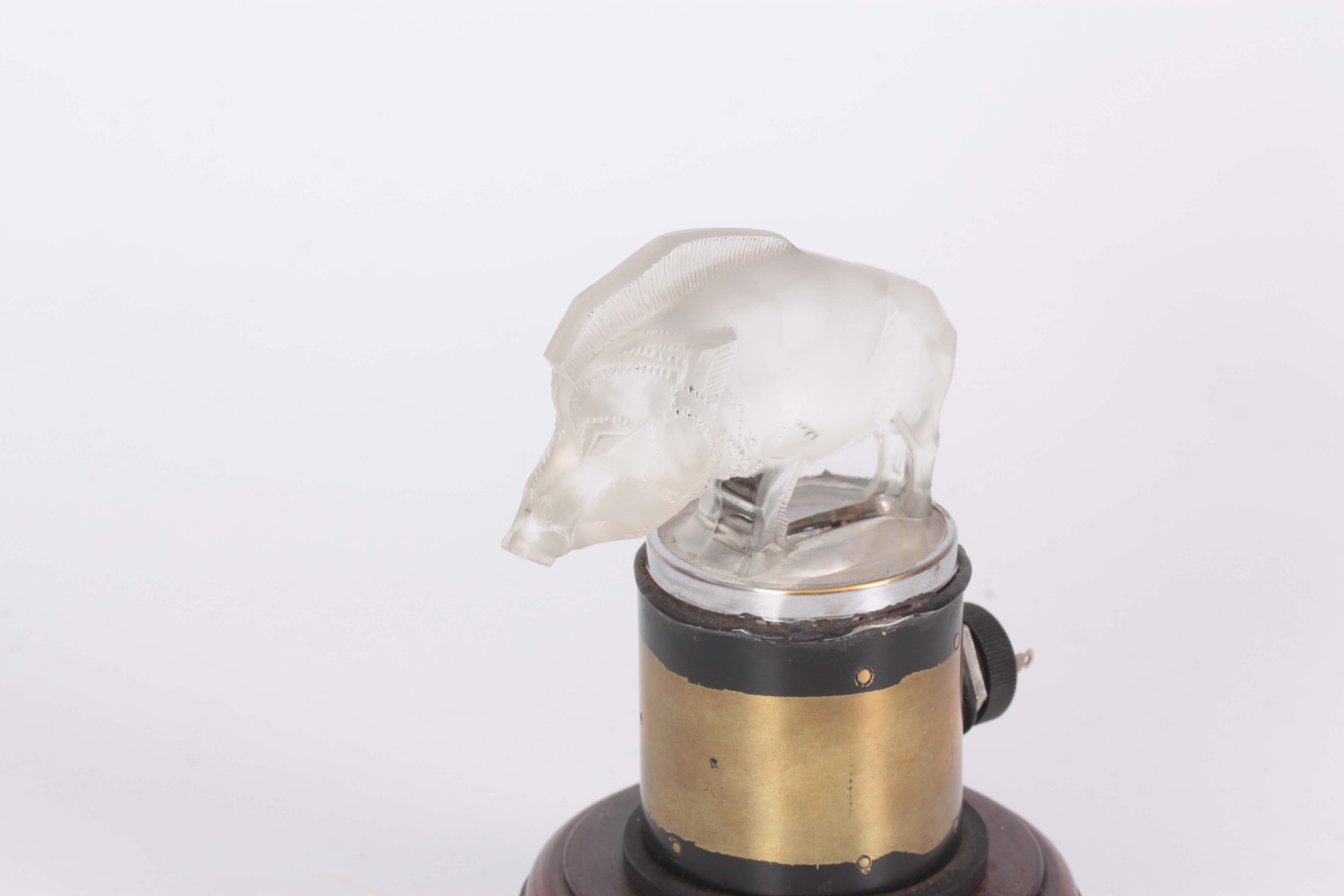 R LALIQUE A CLEAR GLASS BOAR 'SANGLIER' CAR MASCOT mounted on the original illuminated radiator - Image 3 of 5