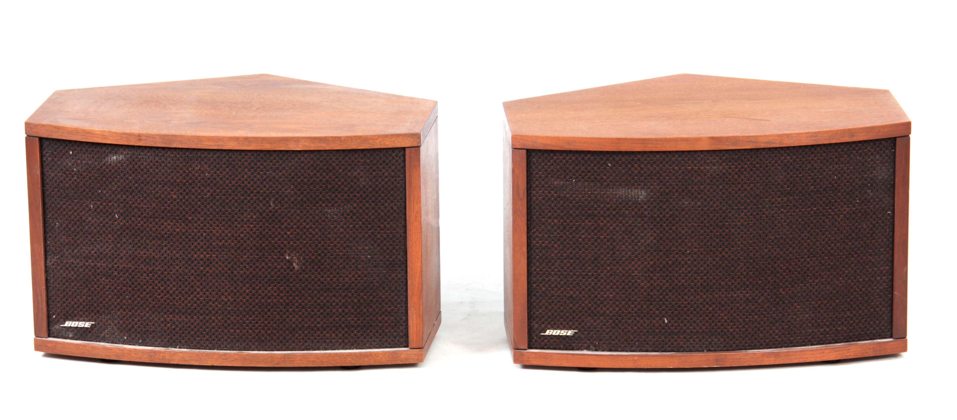 A PAIR OF BOSE 901 SERIES IV VINTAGE SPEAKERS AND EQUALIZER